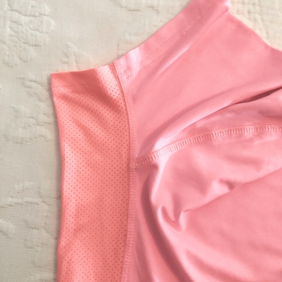 AVÍA. PINK 💕T-shirt for training but you would look also sporty-chic. - Picture 5 of 8